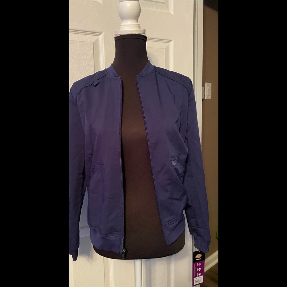 Dickies Navy blue scrub jacket. Pockets. Bomber